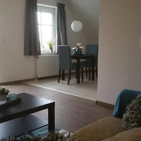 Ditzumerhuuske 3*